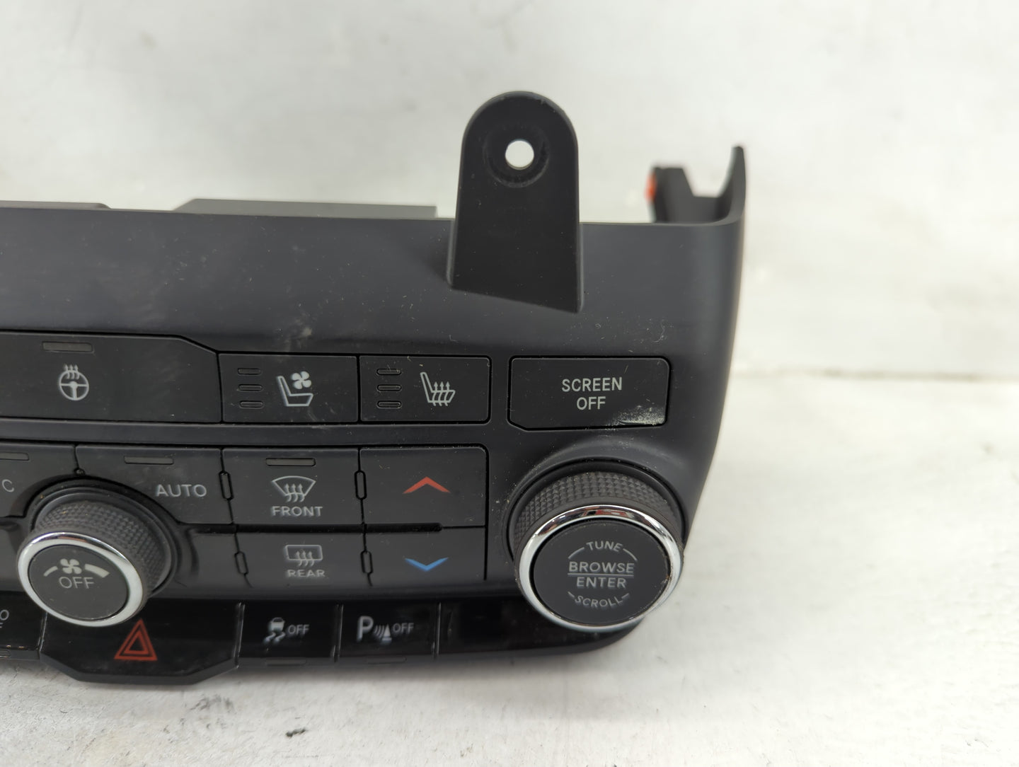 2025 Dodge Durango Climate Control Module Temperature AC/Heater Replacement P/N:P68465673AC Fits OEM Used Auto Parts - Oemus