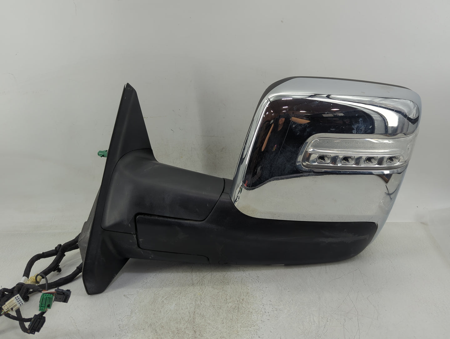 2025 Dodge Ram 1500 Driver Side View Mirror - Left Door Mirror OEM Used - Oemusedautoparts1.com