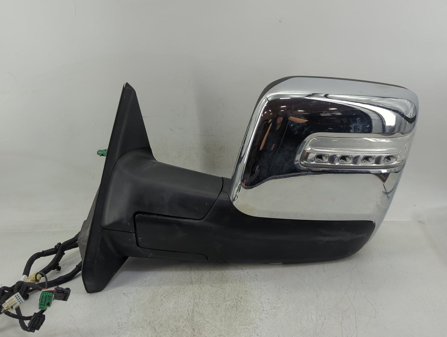 2025 Dodge Ram 1500 Driver Side View Mirror - Left Door Mirror OEM Used - Oemusedautoparts1.com