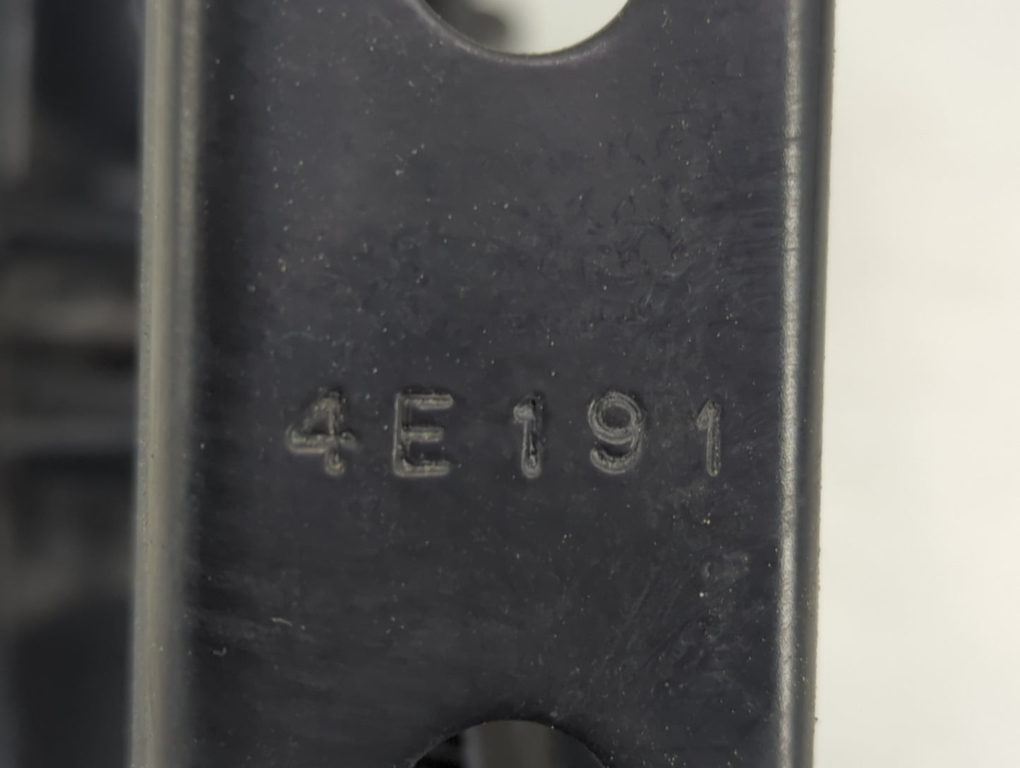 2025 Dodge Ram 1500 Spare Scissor Car Jack 1390193 - Oemusedautoparts1.com