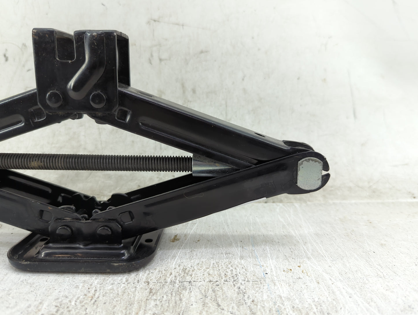 2025 Dodge Ram 1500 Spare Scissor Car Jack - Oemusedautoparts1.com