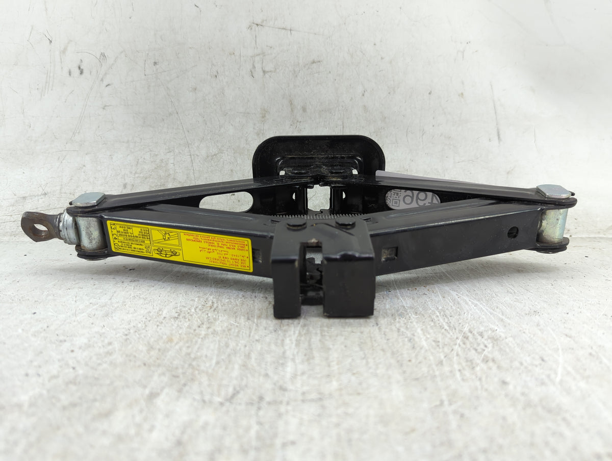 2025 Dodge Ram 1500 Spare Scissor Car Jack 1431496 - Oemusedautoparts1.com