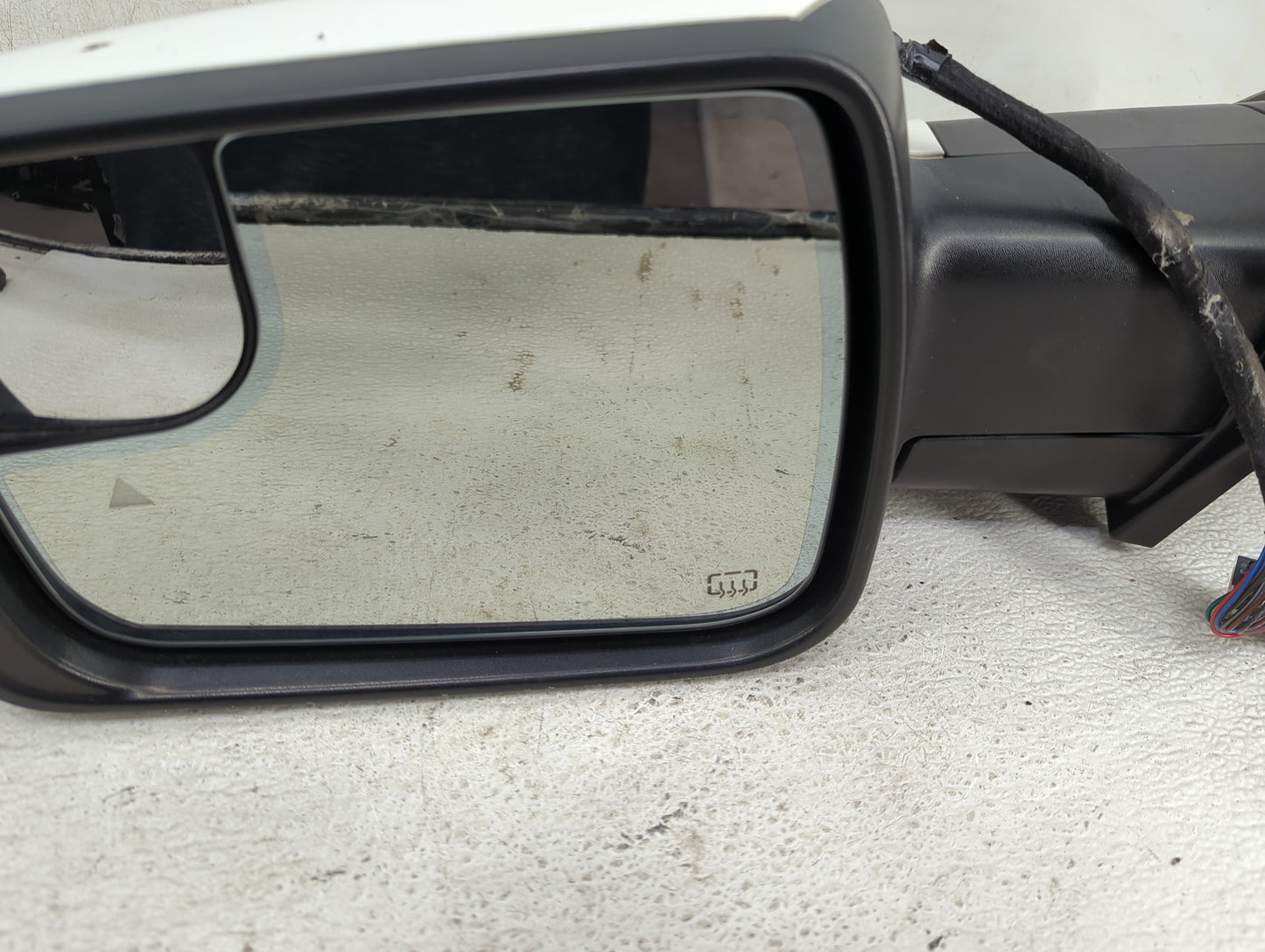 2025 Dodge Ram 1500 Driver Side View Mirror - Left Door Mirror OEM Used - Oemusedautoparts1.com