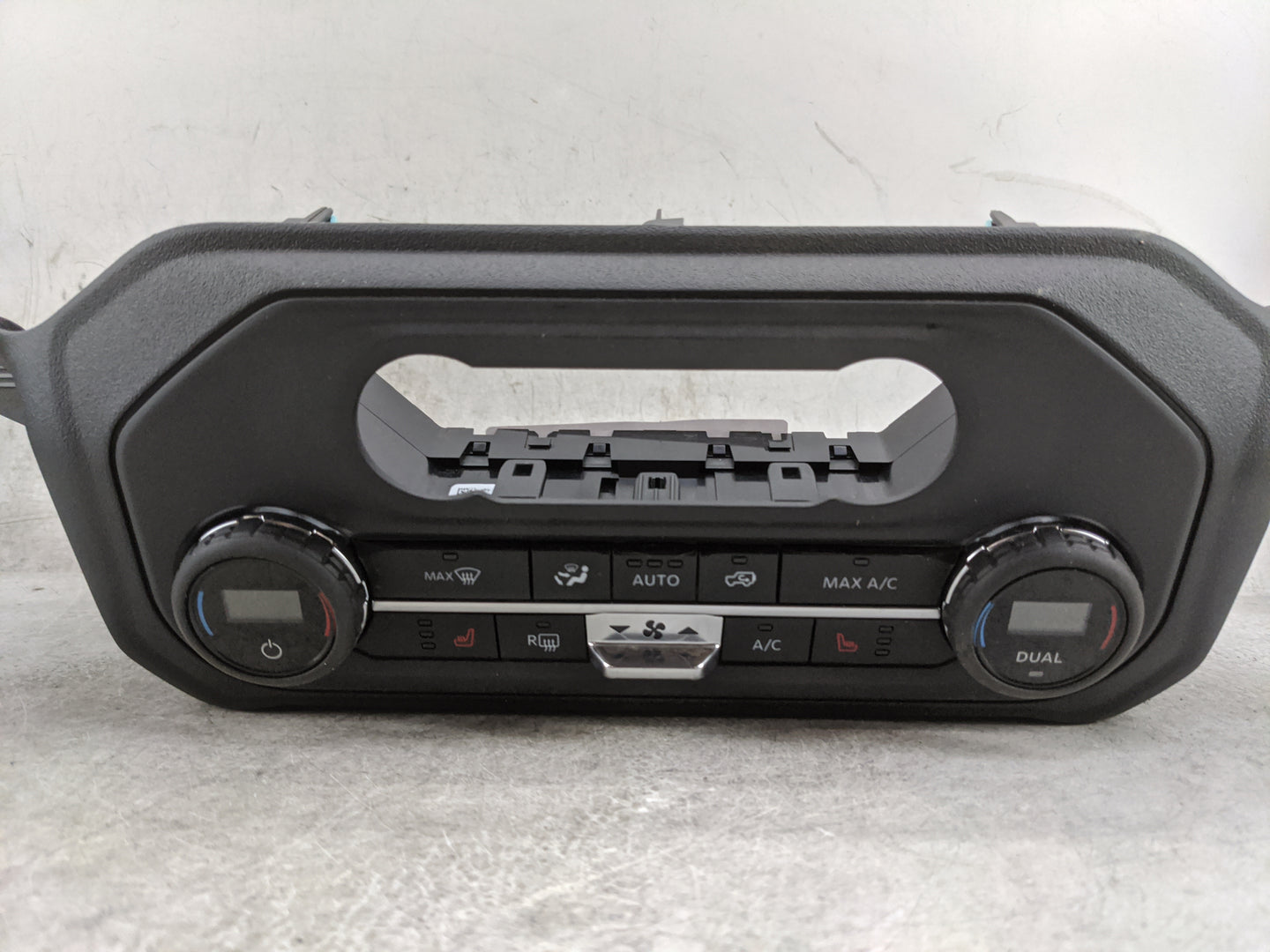 2025 Ford Bronco Climate Control Module Temperature AC/Heater Replacement P/N:N2DT-18C612-CF 90028-989/0012 Fits OEM Used Au