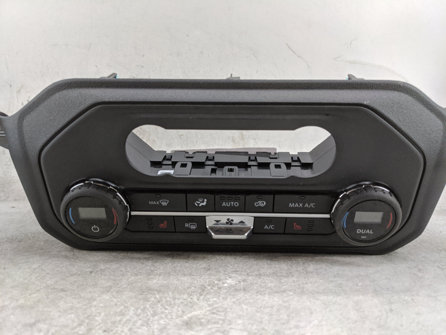2025 Ford Bronco Climate Control Module Temperature AC/Heater Replacement P/N:N2DT-18C612-CF 90028-989/0012 Fits OEM Used Au
