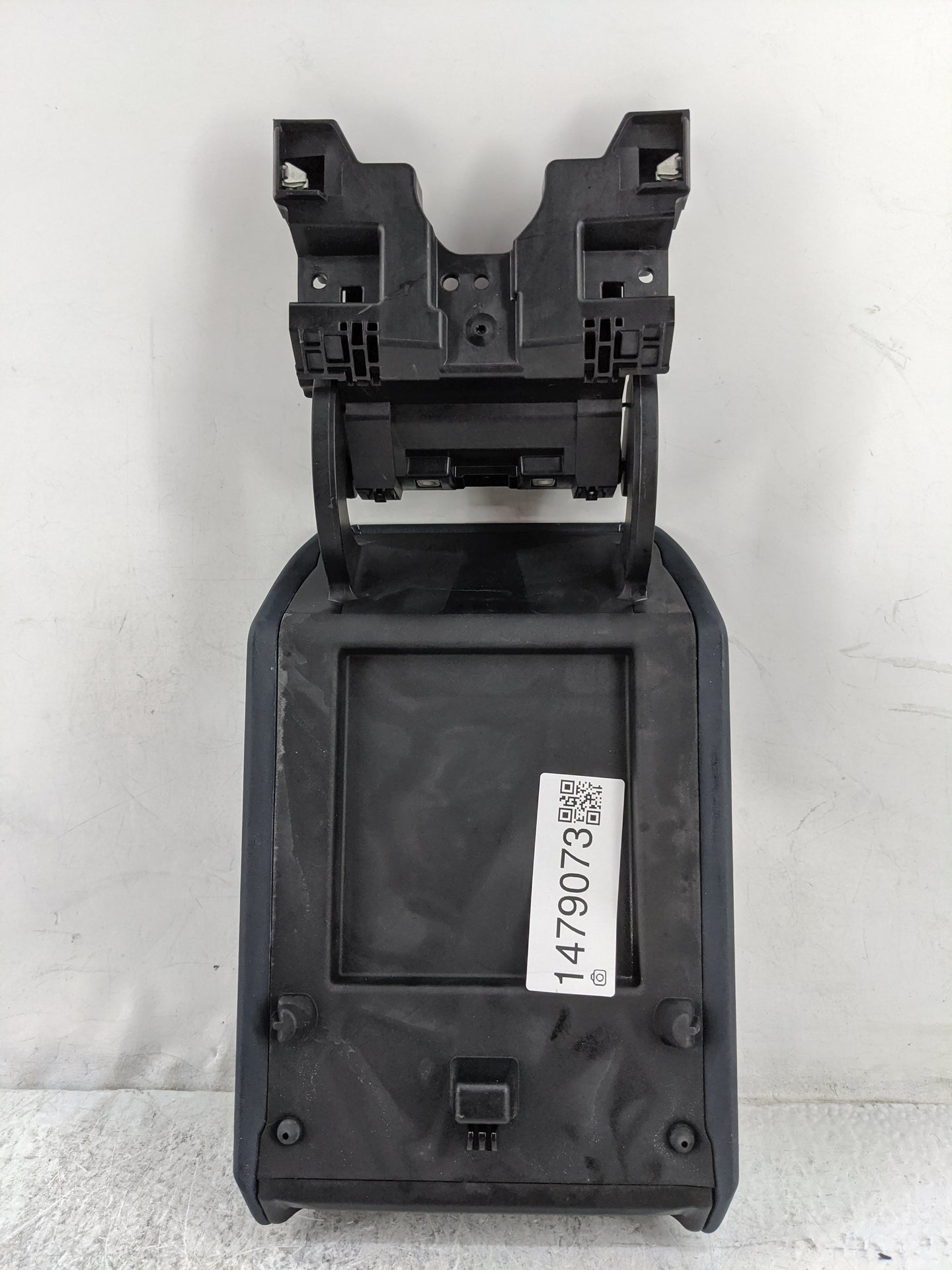 2025 Ford Bronco Center Console Armrest Cover Lid P/N:MQ763173-JL63DH FU72SM0ARL628NAH Fits OEM Used Auto Parts - Oemusedaut