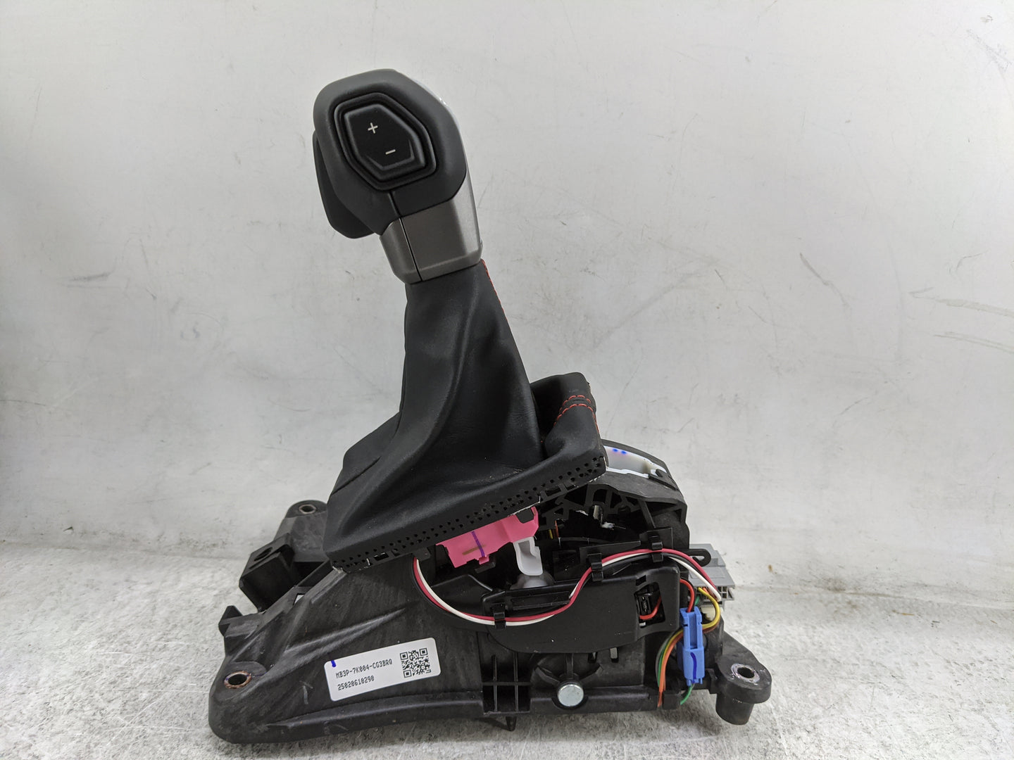 2025 Ford Bronco Floor Console Assembly Shifter - Oemusedautoparts1.com