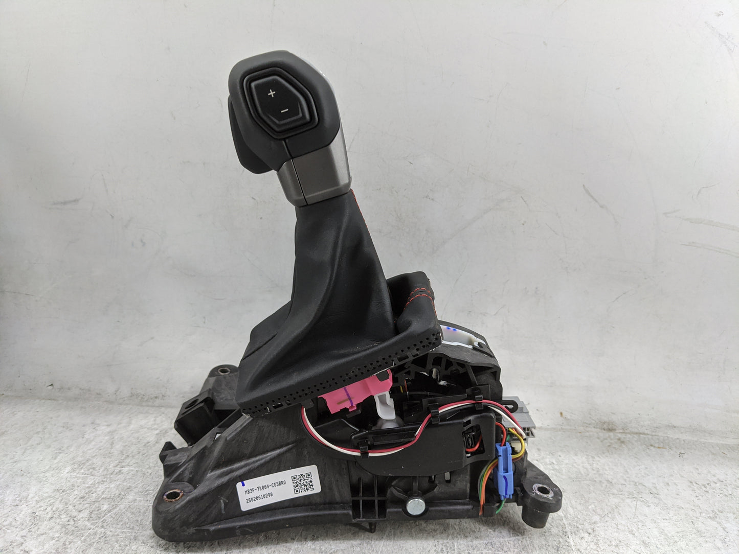 2025 Ford Bronco Floor Console Assembly Shifter - Oemusedautoparts1.com