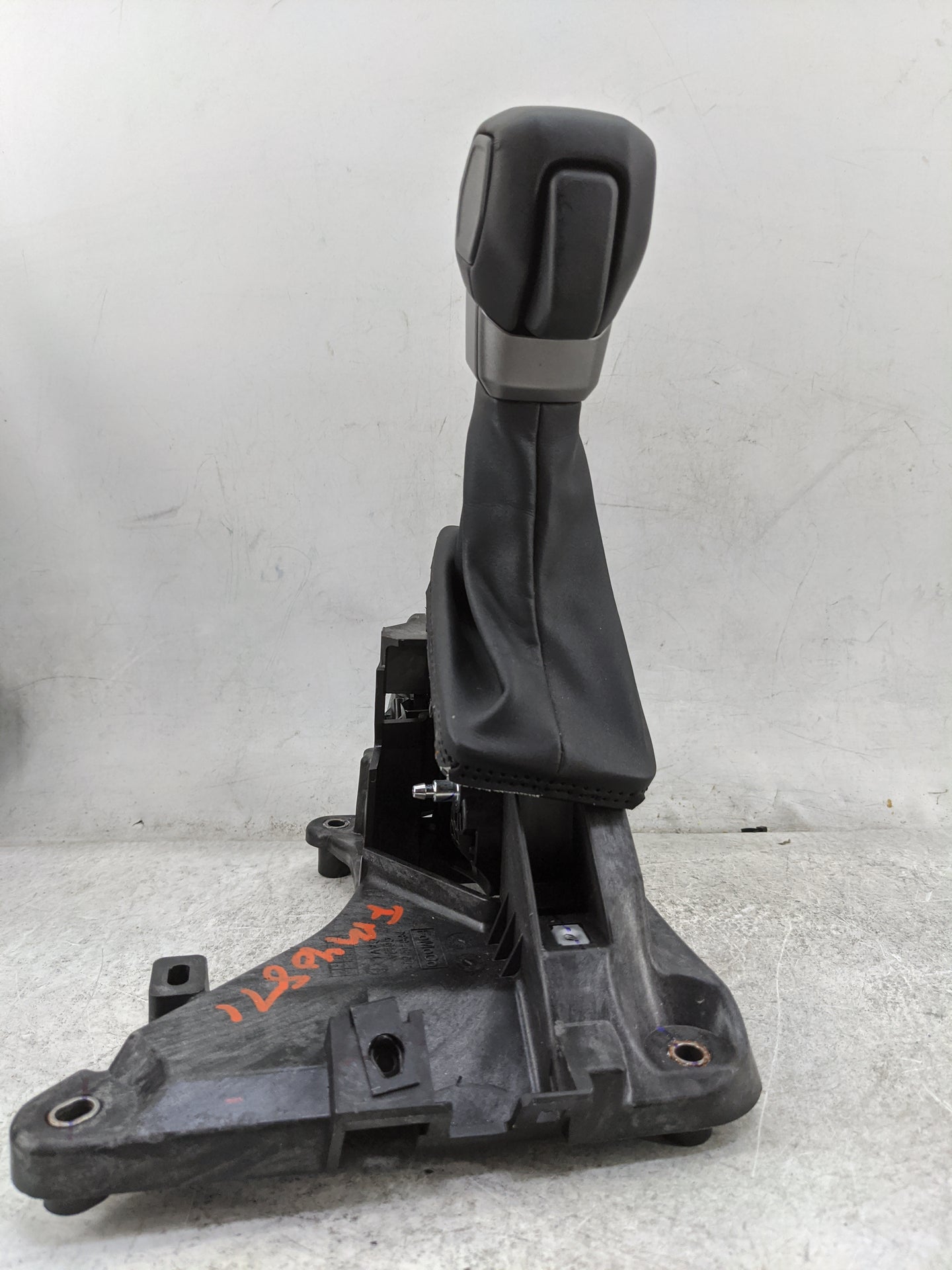 2025 Ford Bronco Floor Console Assembly Shifter - Oemusedautoparts1.com