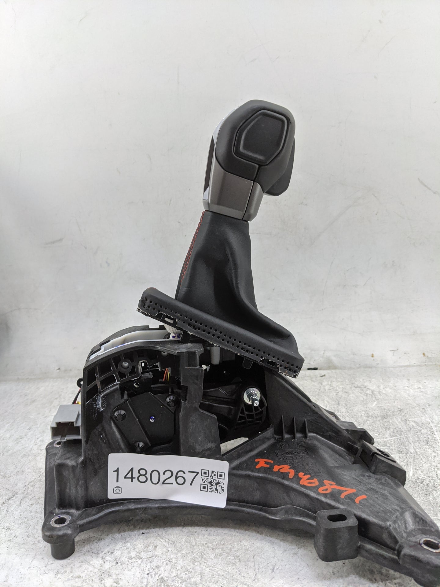 2025 Ford Bronco Floor Console Assembly Shifter - Oemusedautoparts1.com