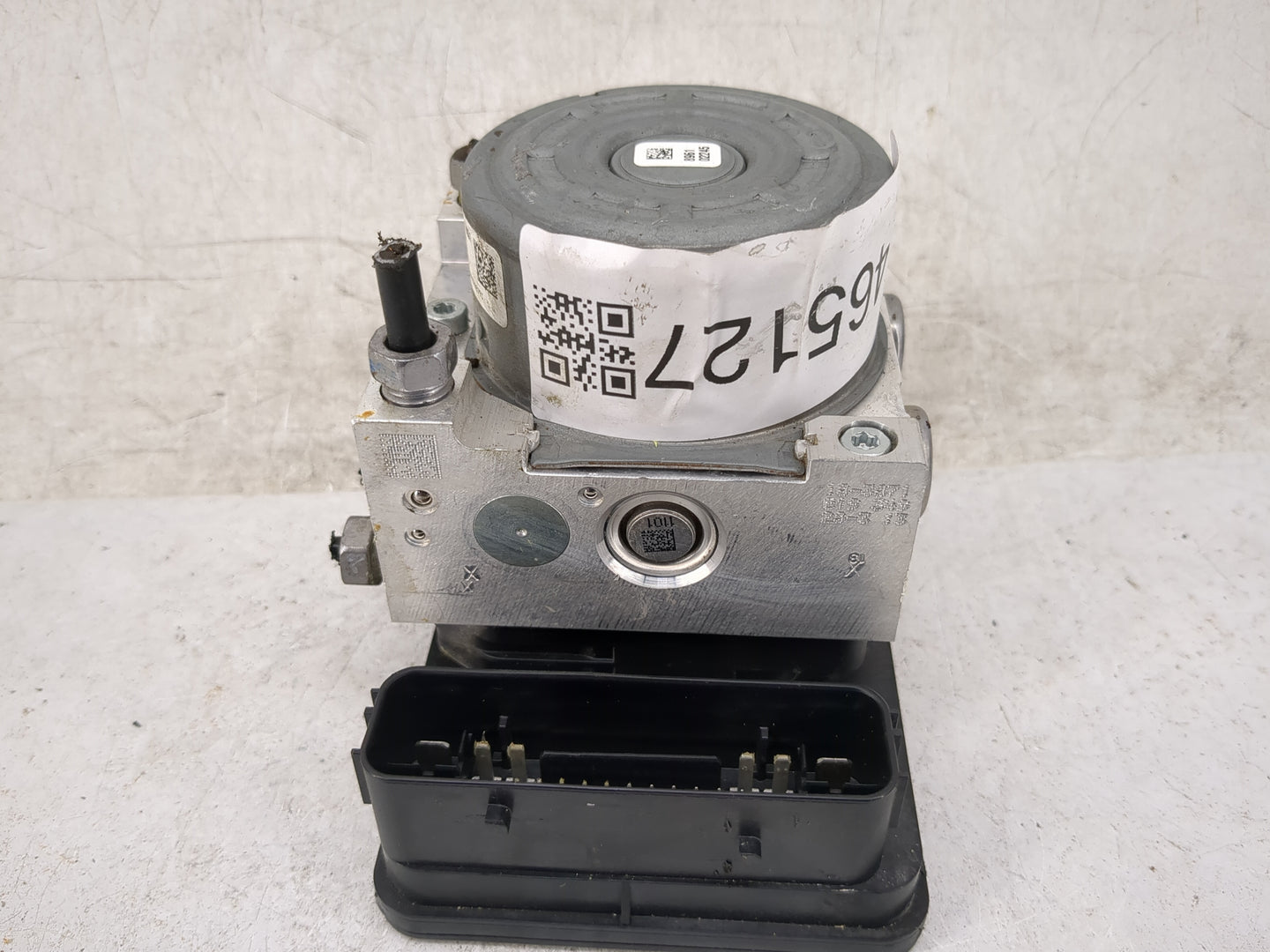 2021-2022 Ford Bronco Sport ABS Pump Control Module Replacement P/N:LX6C-2B373-KG Fits Fits 2021 2022 OEM Used Auto Parts - 