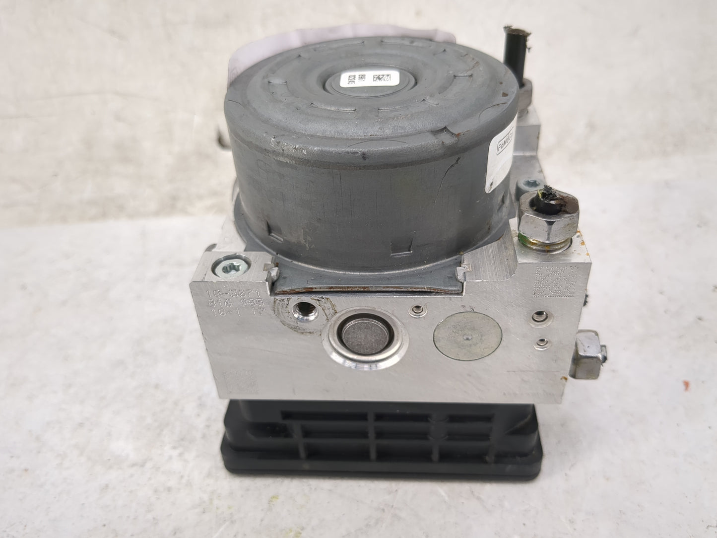 2021-2022 Ford Bronco Sport ABS Pump Control Module Replacement P/N:LX6C-2B373-KG Fits Fits 2021 2022 OEM Used Auto Parts - 