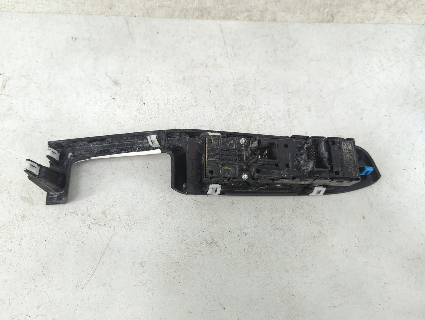 2025 Ford Escape Master Power Window Switch Replacement Driver Side Left P/N:LJ6T-14540-DBW Fits OEM Used Auto Parts - Oemus
