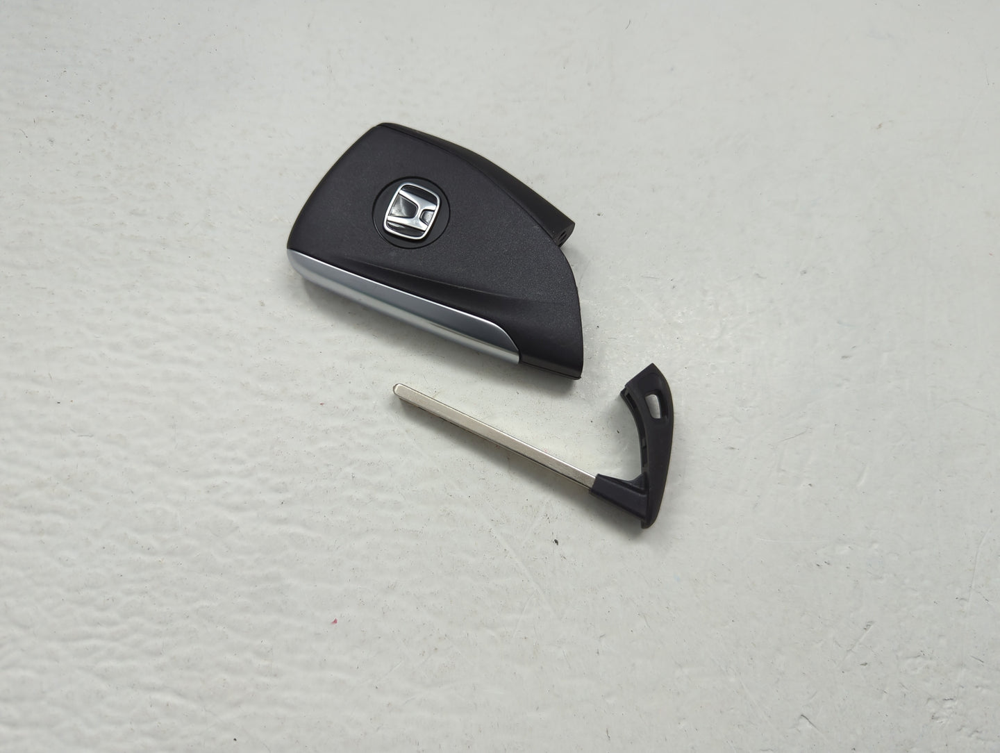 Honda Keyless Entry Remote Fob YGOG21TB2 86793573 | 85024680 4 buttons - Oemusedautoparts1.com