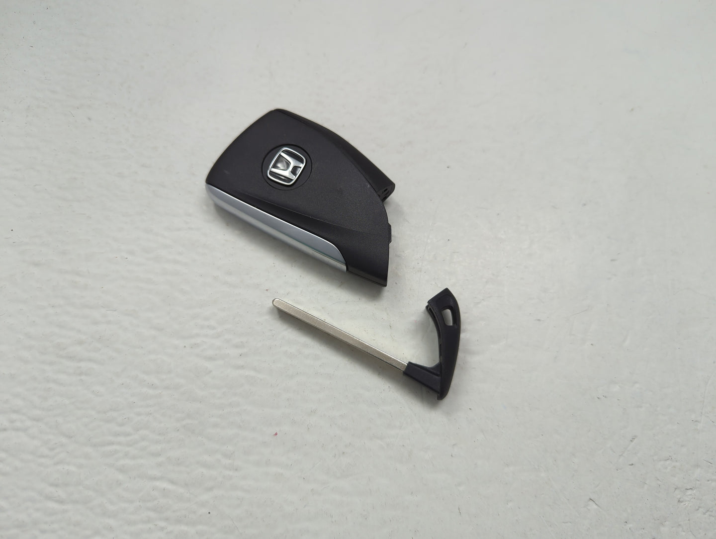 Honda Keyless Entry Remote Fob YG0G21TB2 13544679 5 buttons - Oemusedautoparts1.com