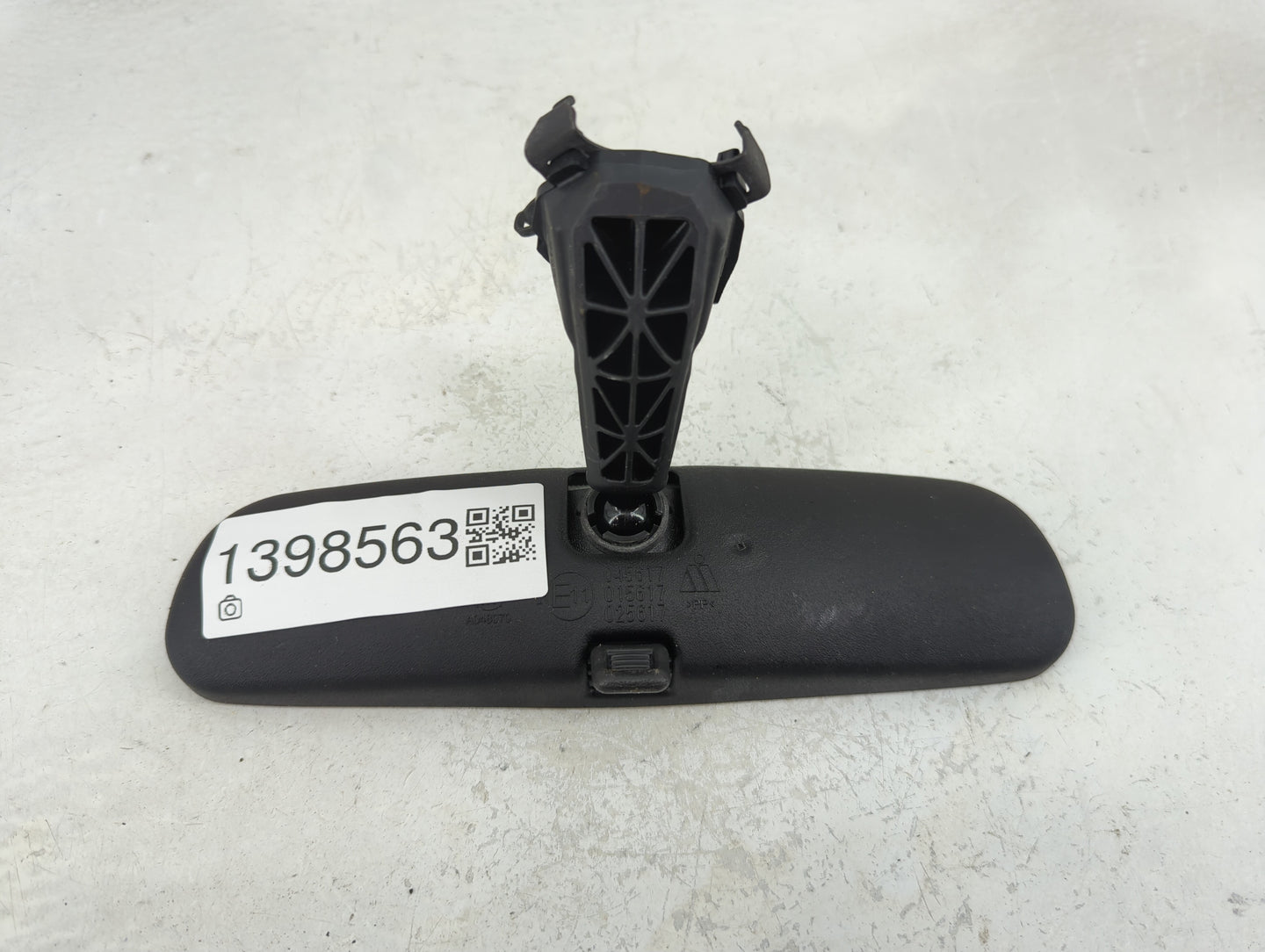 2025 Honda Accord Interior Rear View Mirror Replacement OEM P/N:E11025617 E11015617, E11045617 Fits OEM Used Auto Parts - Oe