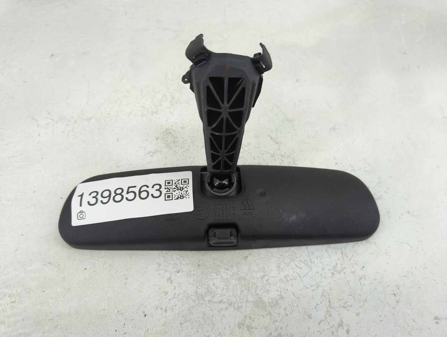 2025 Honda Accord Interior Rear View Mirror Replacement OEM P/N:E11025617 E11015617, E11045617 Fits OEM Used Auto Parts - Oe