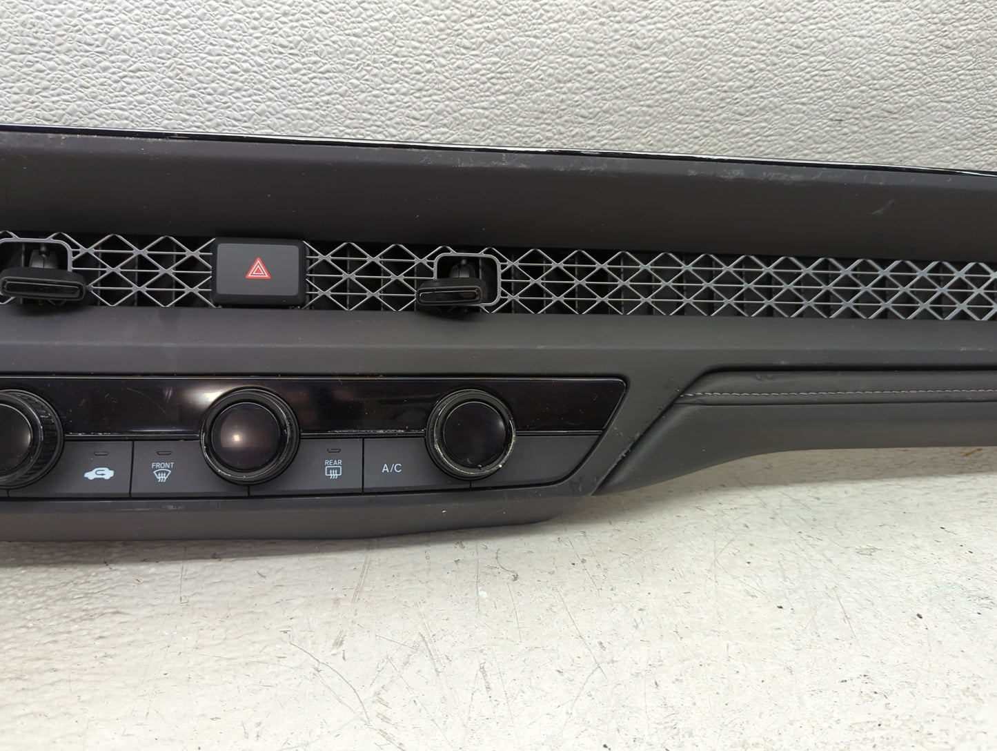2025 Honda Accord Climate Control Module Temperature AC/Heater Replacement P/N:7961030AA110M1 Fits OEM Used Auto Parts - Oem