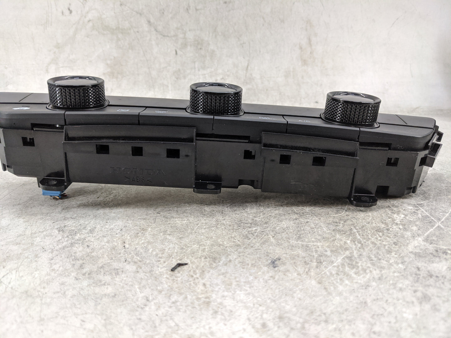 2025 Honda Accord Climate Control Module Temperature AC/Heater Replacement P/N:7961030AA710M1 Fits OEM Used Auto Parts - Oem