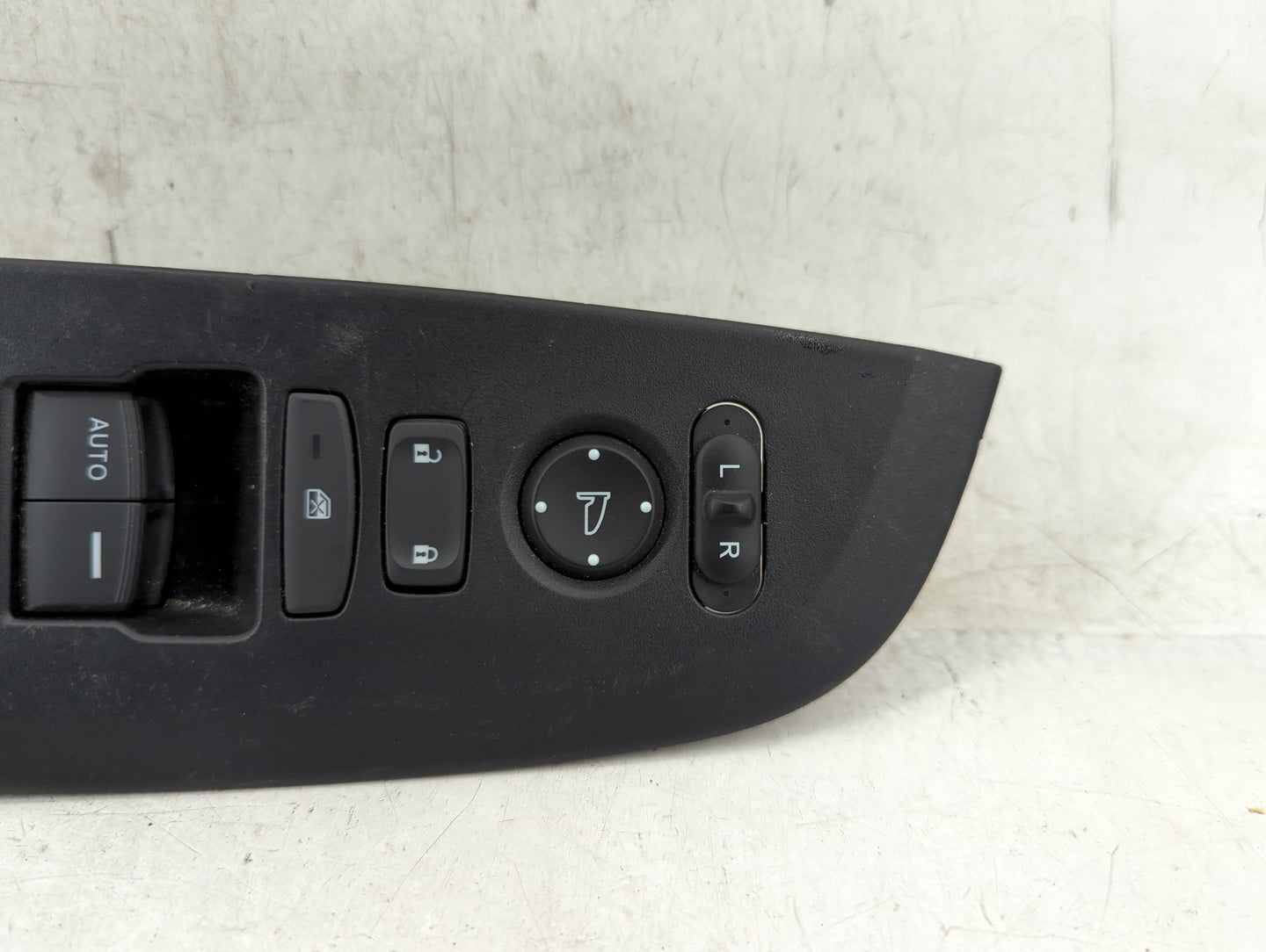 2025 Honda Hr-V Master Power Window Switch Replacement Driver Side Left P/N:M64590 Fits Fits 2022 OEM Used Auto Parts - Oemu