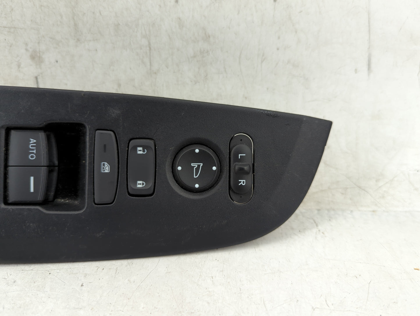 2025 Honda Hr-V Master Power Window Switch Replacement Driver Side Left P/N:M64590 Fits Fits 2022 OEM Used Auto Parts - Oemu