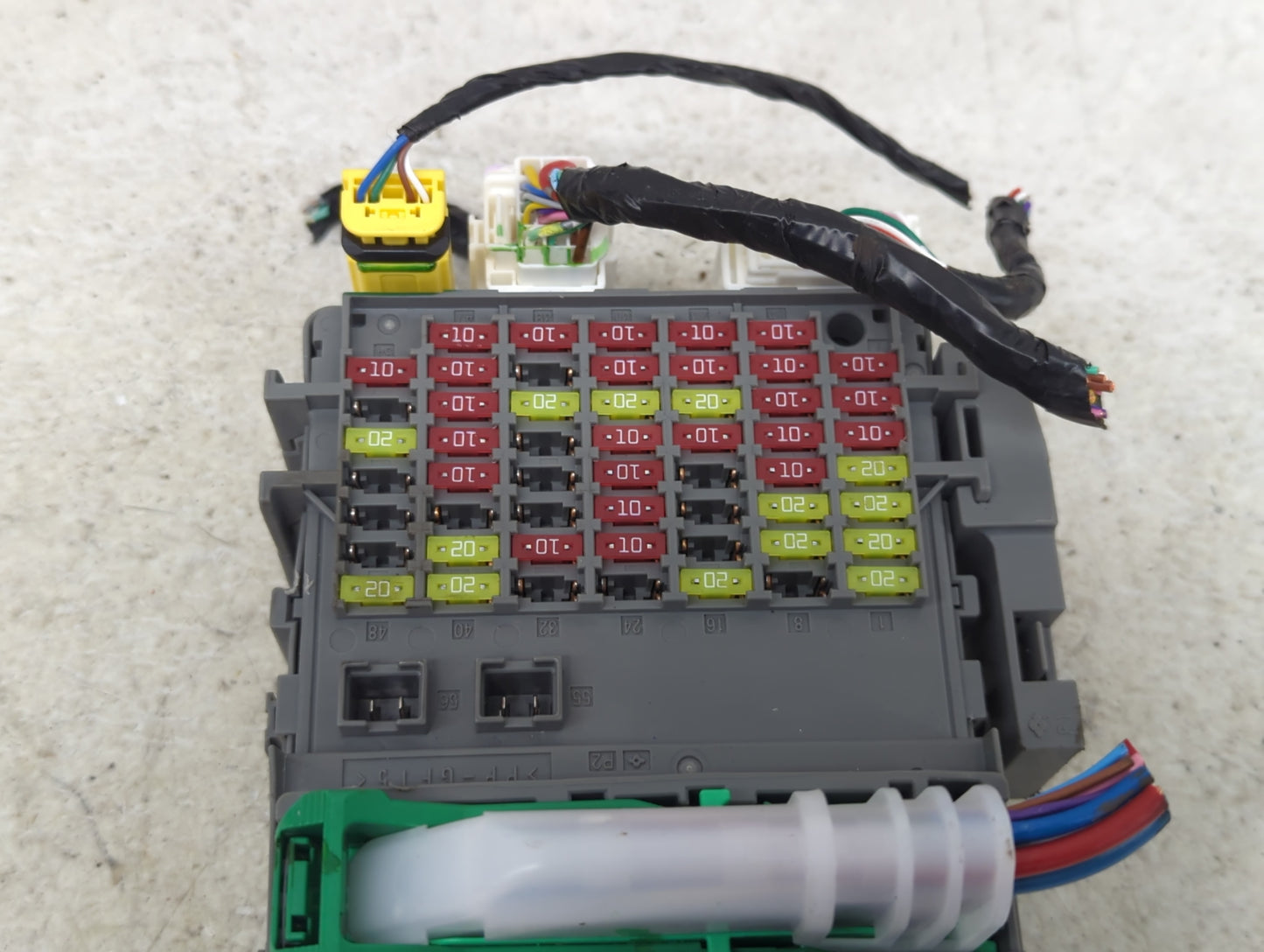 2025 Honda Hr-V Fusebox Fuse Box Panel Relay Module P/N:250322 3V0-A212 Fits OEM Used Auto Parts - Oemusedautoparts1.com