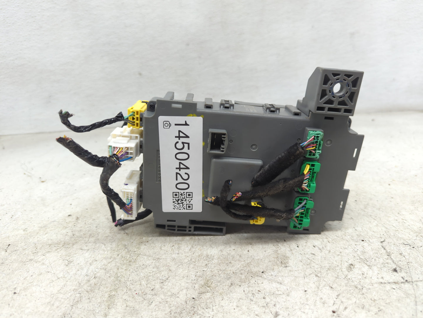 2025 Honda Hr-V Fusebox Fuse Box Panel Relay Module P/N:250322 3V0-A212 Fits OEM Used Auto Parts - Oemusedautoparts1.com