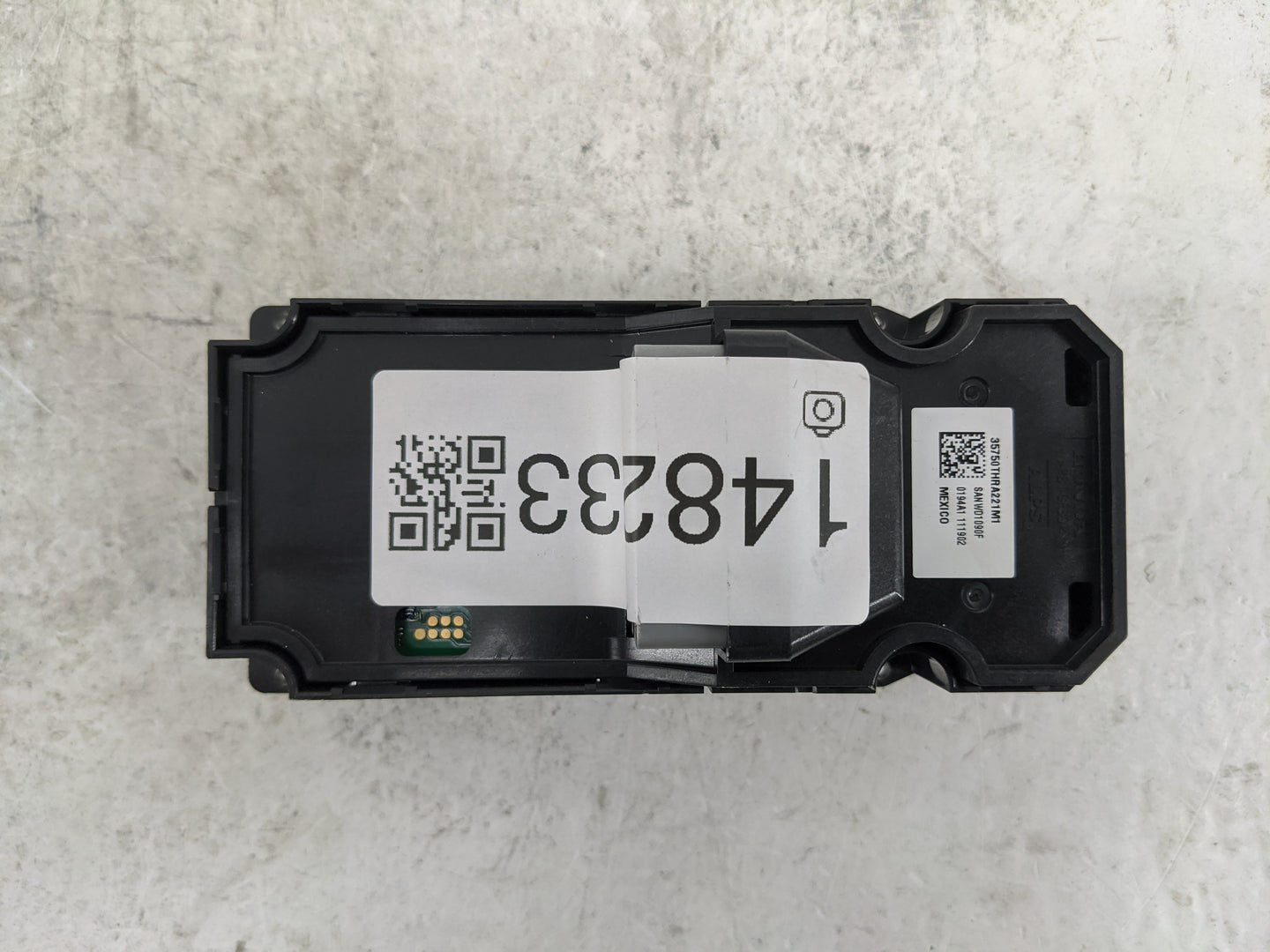 2025 Honda Odyssey Master Power Window Switch Replacement Driver Side Left P/N:35750THRA221M1 Fits OEM Used Auto Parts - Oem