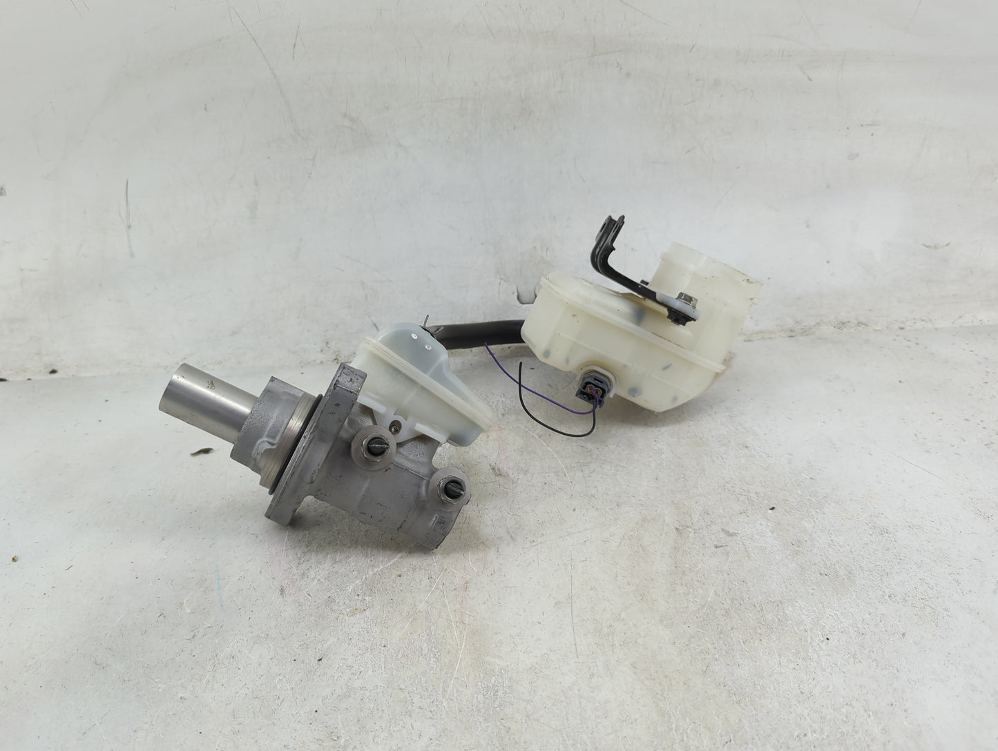 Honda Pilot Brake Master Cylinder 1490181 - Oemusedautoparts1.com