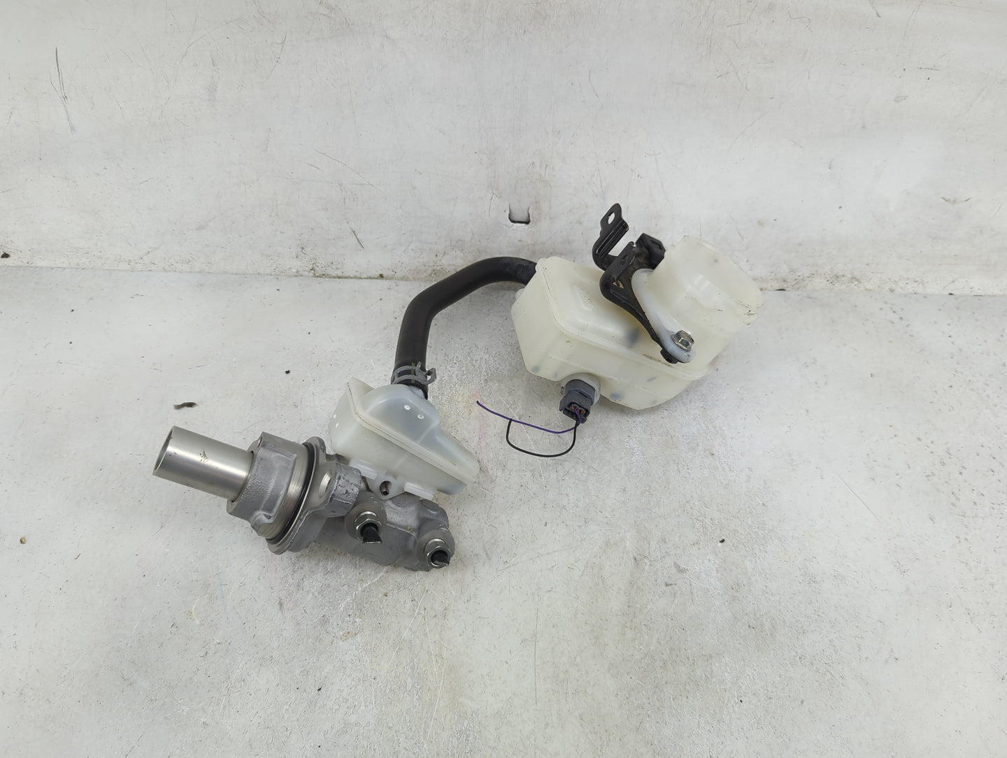 Honda Pilot Brake Master Cylinder 1490181 - Oemusedautoparts1.com