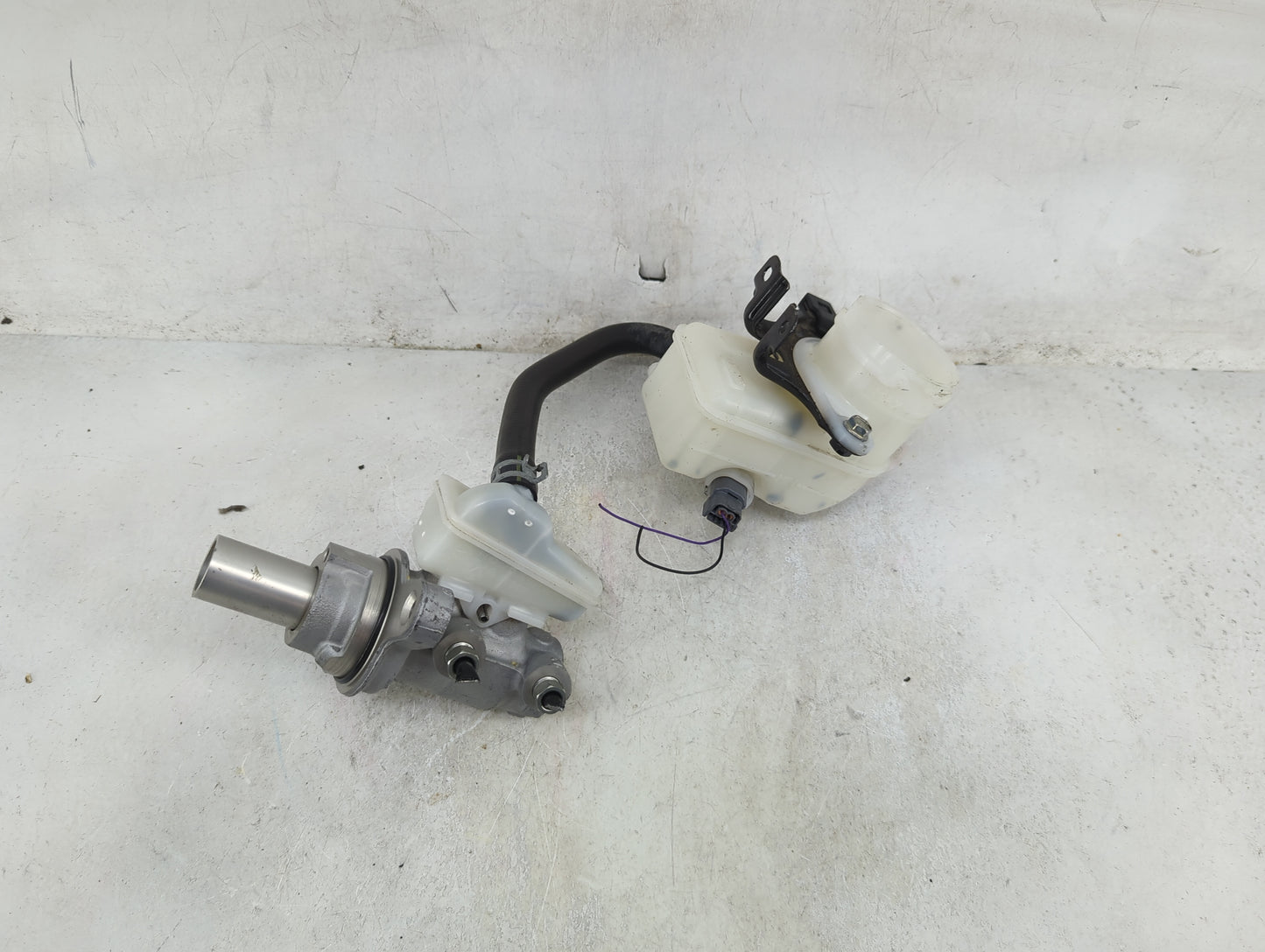 Honda Pilot Brake Master Cylinder 1490181 - Oemusedautoparts1.com