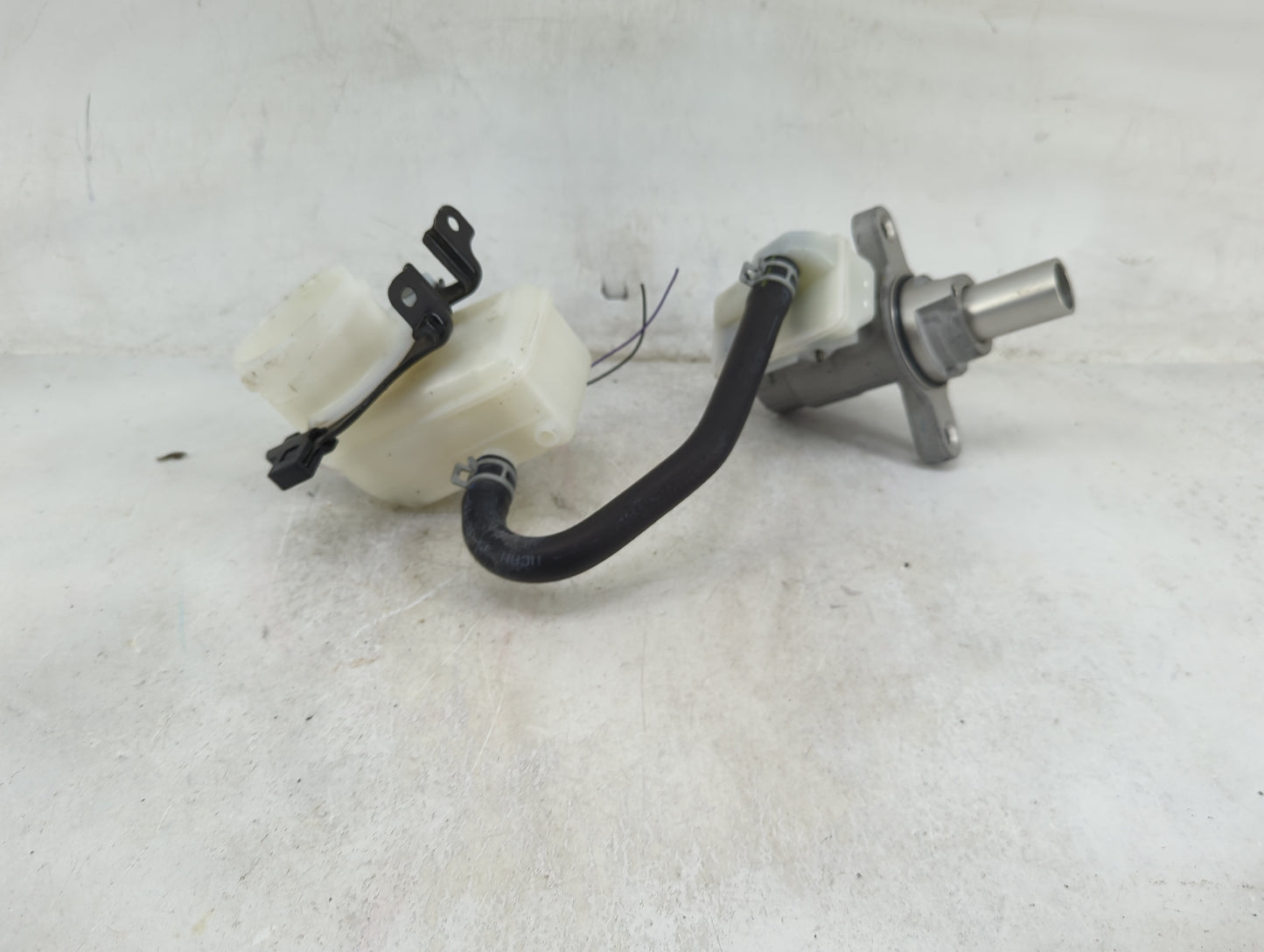 Honda Pilot Brake Master Cylinder 1490181 - Oemusedautoparts1.com