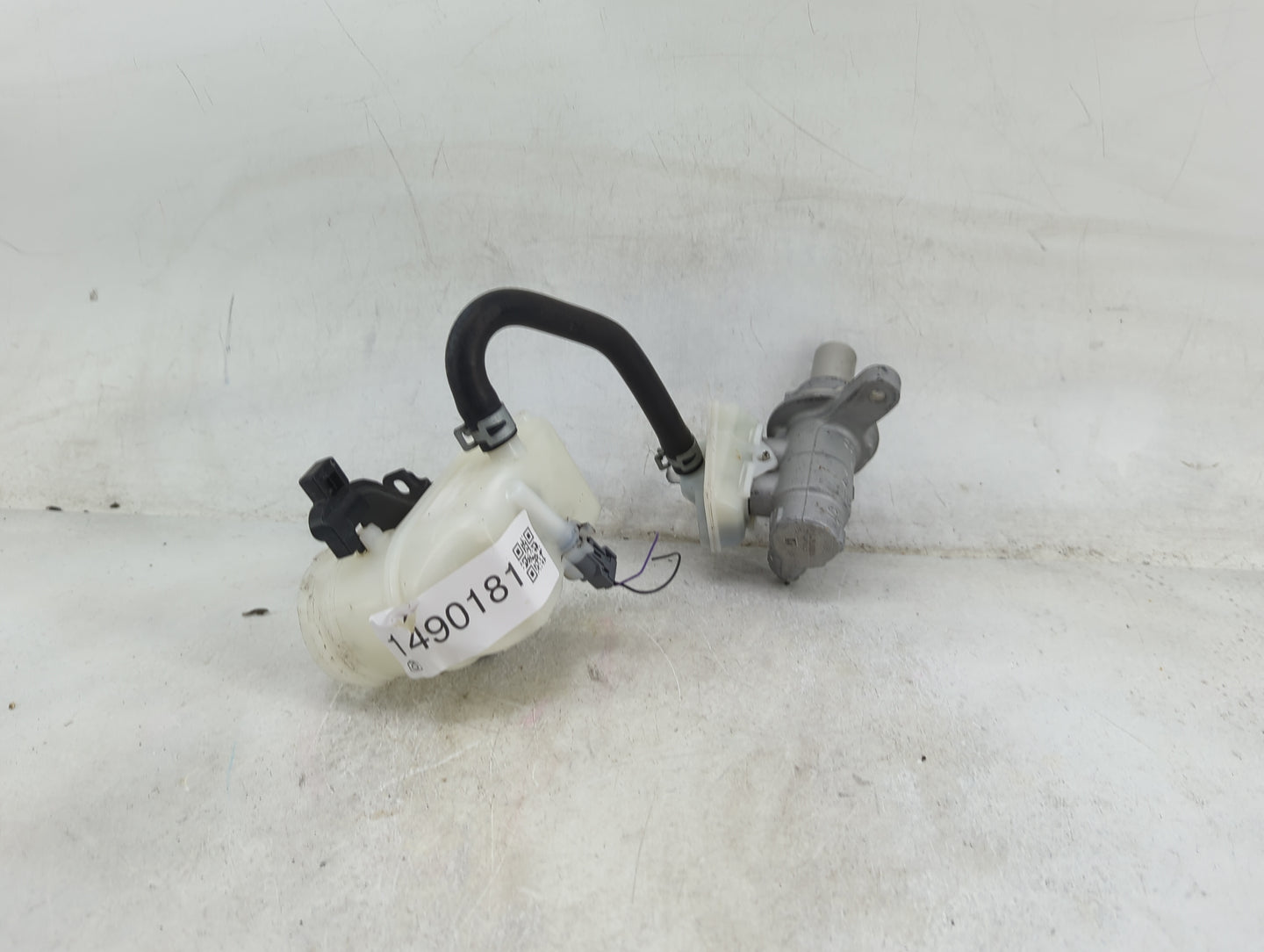 Honda Pilot Brake Master Cylinder 1490181 - Oemusedautoparts1.com