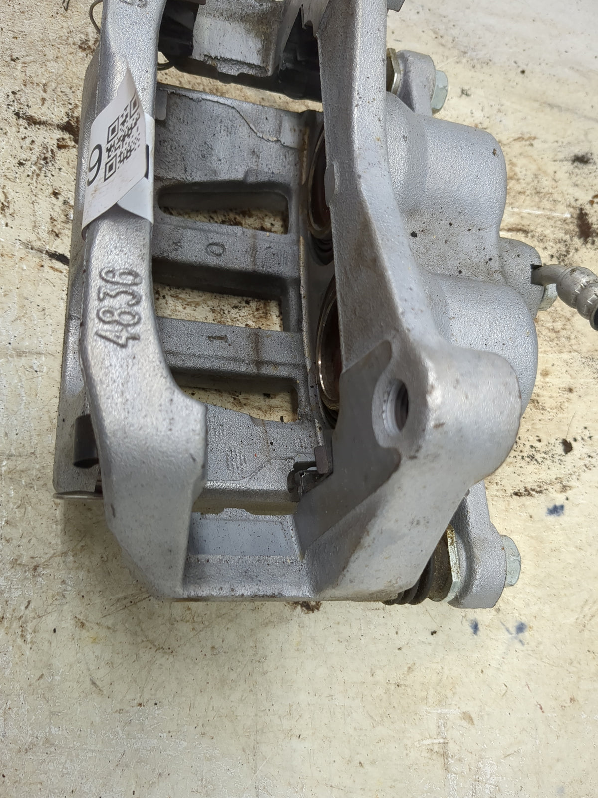 2025 Honda Pilot Front Passenger Right Brake Caliper - Oemusedautoparts1.com