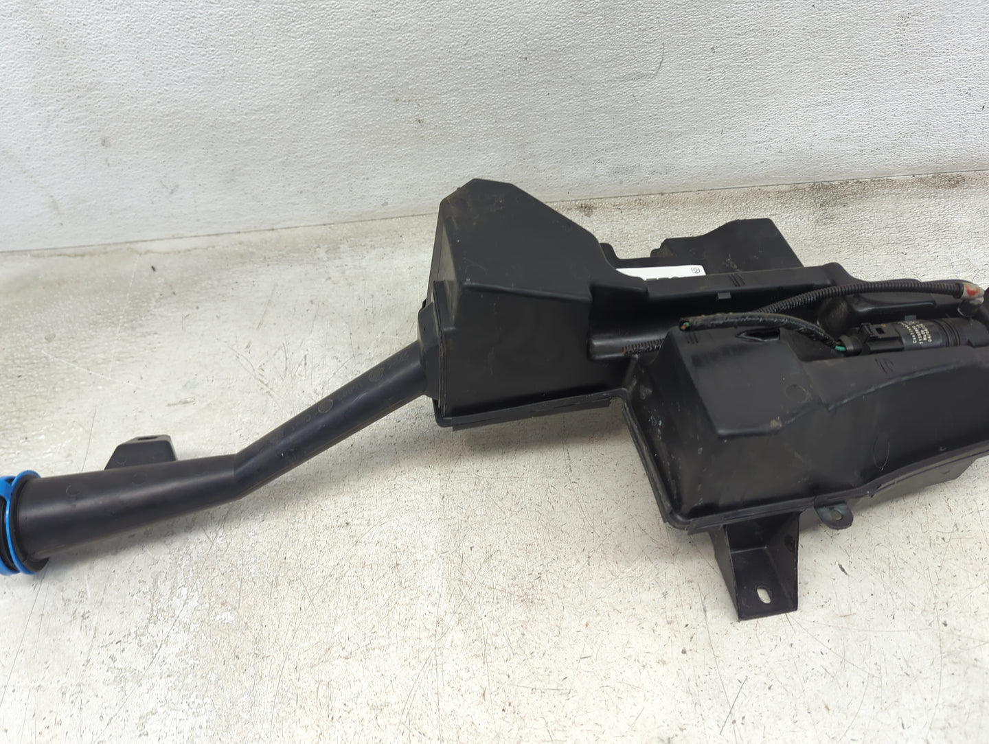 2025 Honda Ridgeline Windshield Washer Fluid Reservoir Bottle - Oemusedautoparts1.com