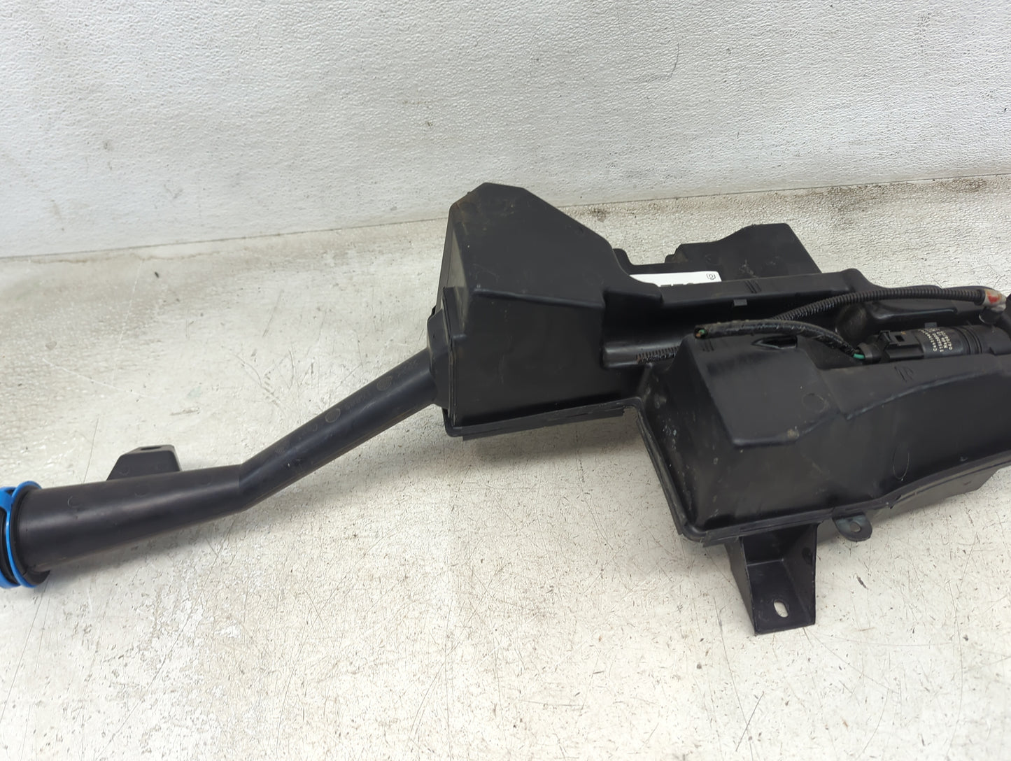 2025 Honda Ridgeline Windshield Washer Fluid Reservoir Bottle - Oemusedautoparts1.com