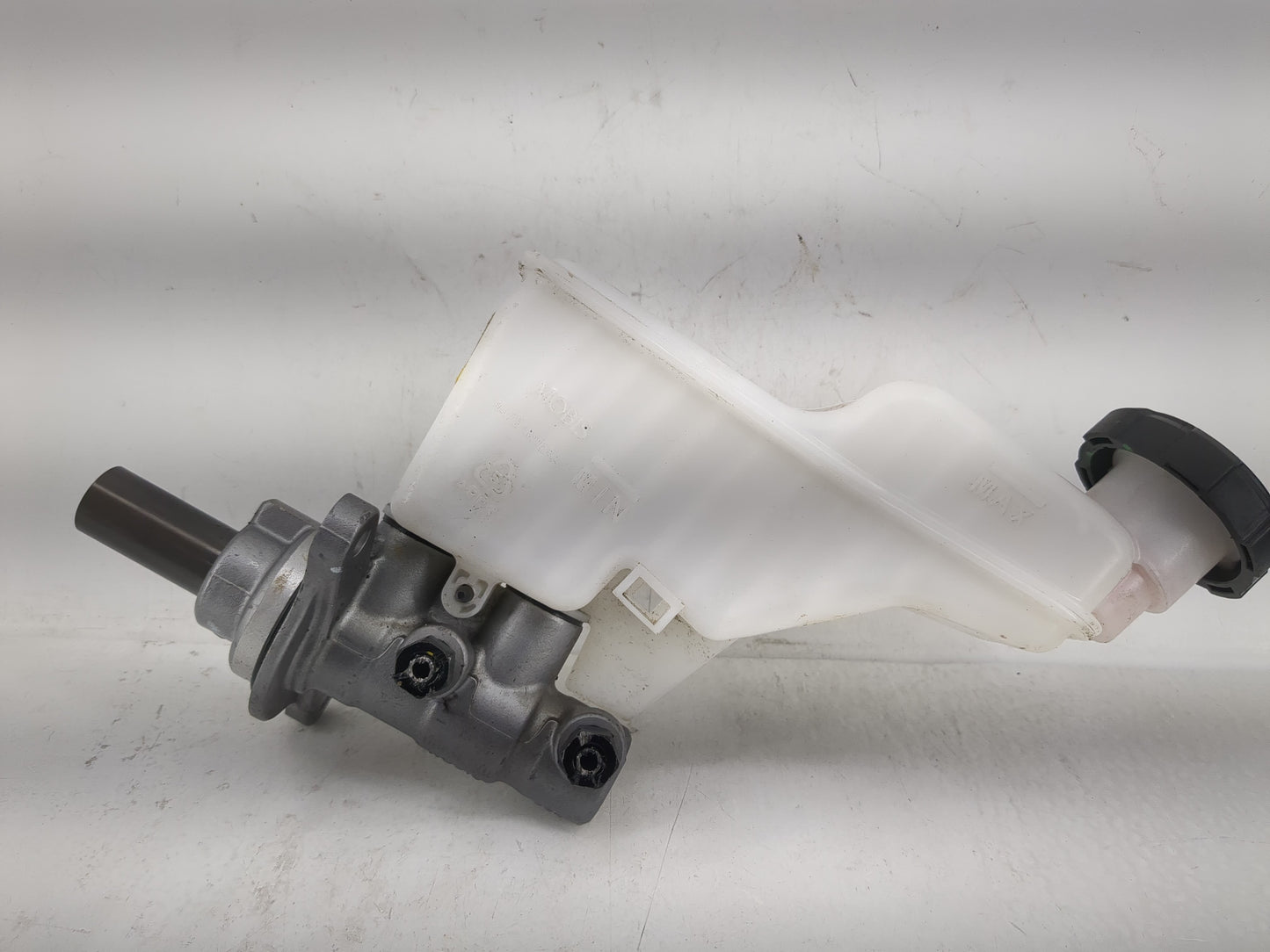 2025 Hyundai Elantra Brake Master Cylinder 1220744 - Oemusedautoparts1.com
