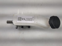 2025 Hyundai Elantra Brake Master Cylinder 1220744 - Oemusedautoparts1.com