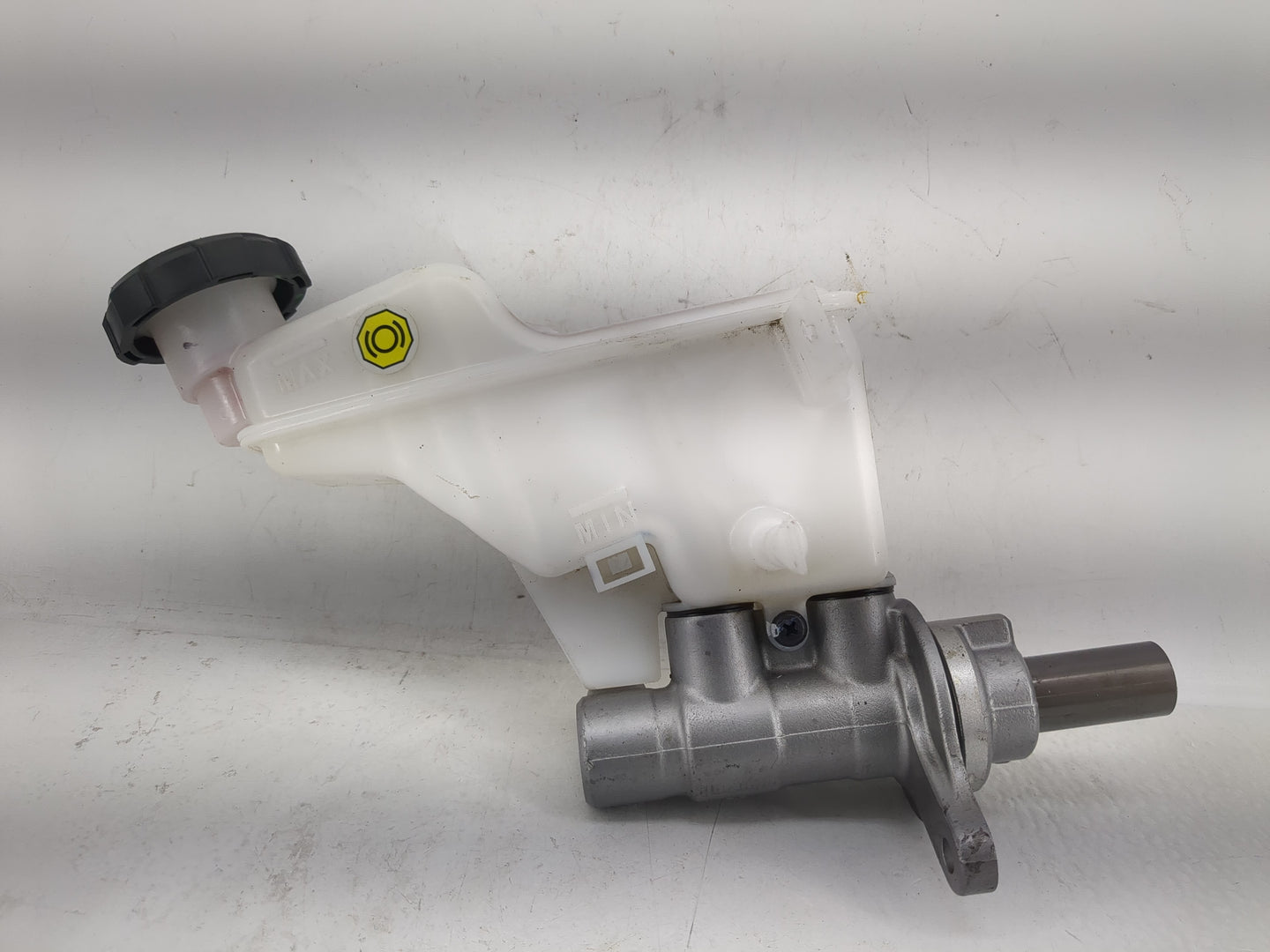 2025 Hyundai Elantra Brake Master Cylinder 1220744 - Oemusedautoparts1.com