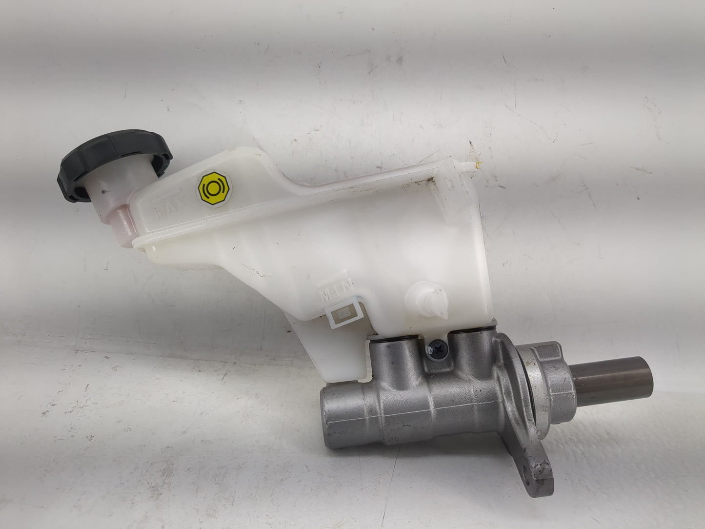 2025 Hyundai Elantra Brake Master Cylinder 1220744 - Oemusedautoparts1.com