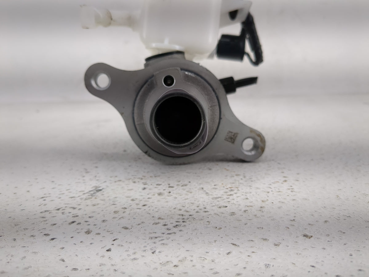 2025 Hyundai Elantra Brake Master Cylinder 1292014 - Oemusedautoparts1.com