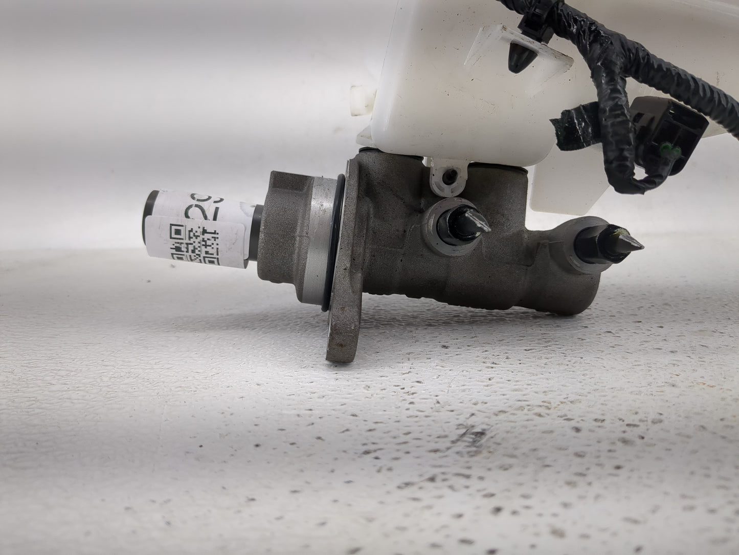 2025 Hyundai Elantra Brake Master Cylinder 1292014 - Oemusedautoparts1.com