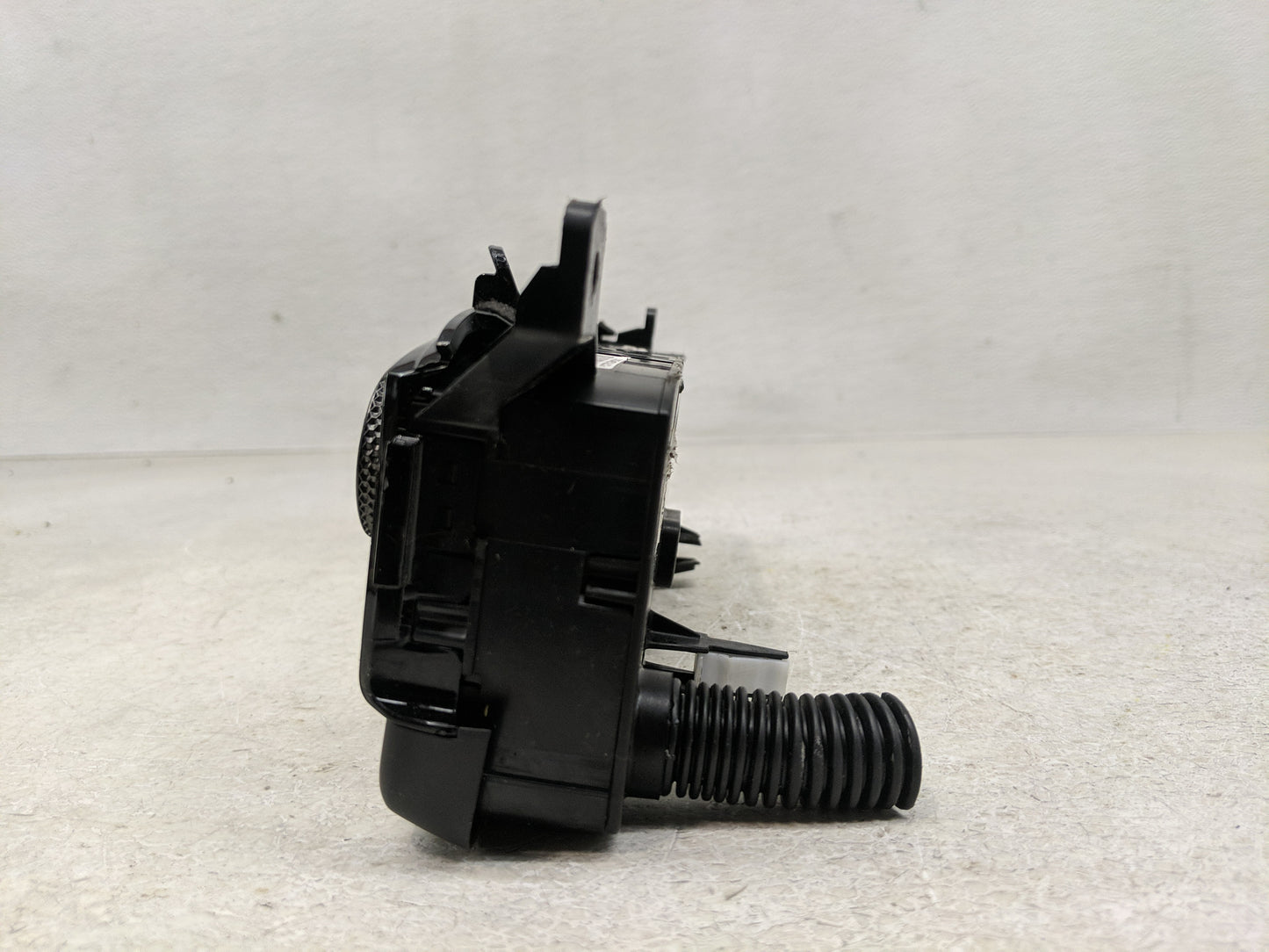 2025 Hyundai Elantra Climate Control Module Temperature AC/Heater Replacement P/N:97250-AAIA0UAV Fits OEM Used Auto Parts - 