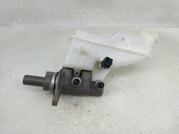 2025 Hyundai Elantra Brake Master Cylinder - Oemusedautoparts1.com