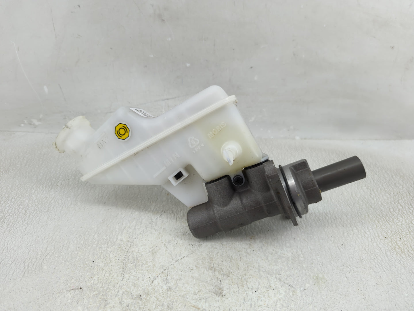 2025 Hyundai Elantra Brake Master Cylinder - Oemusedautoparts1.com
