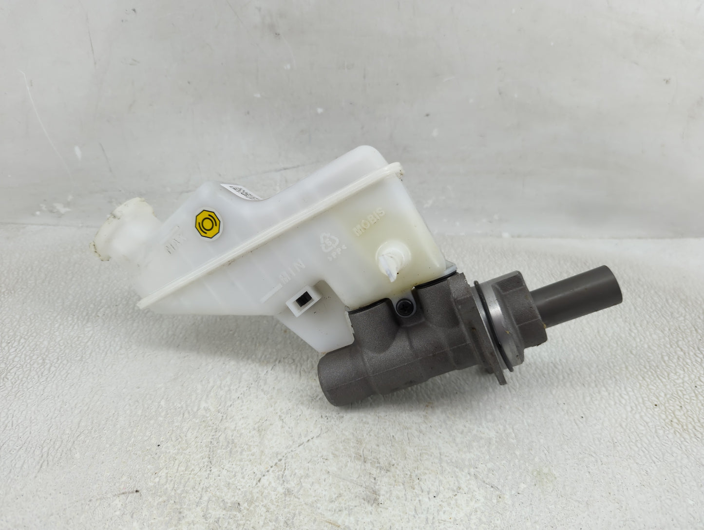 2025 Hyundai Elantra Brake Master Cylinder - Oemusedautoparts1.com