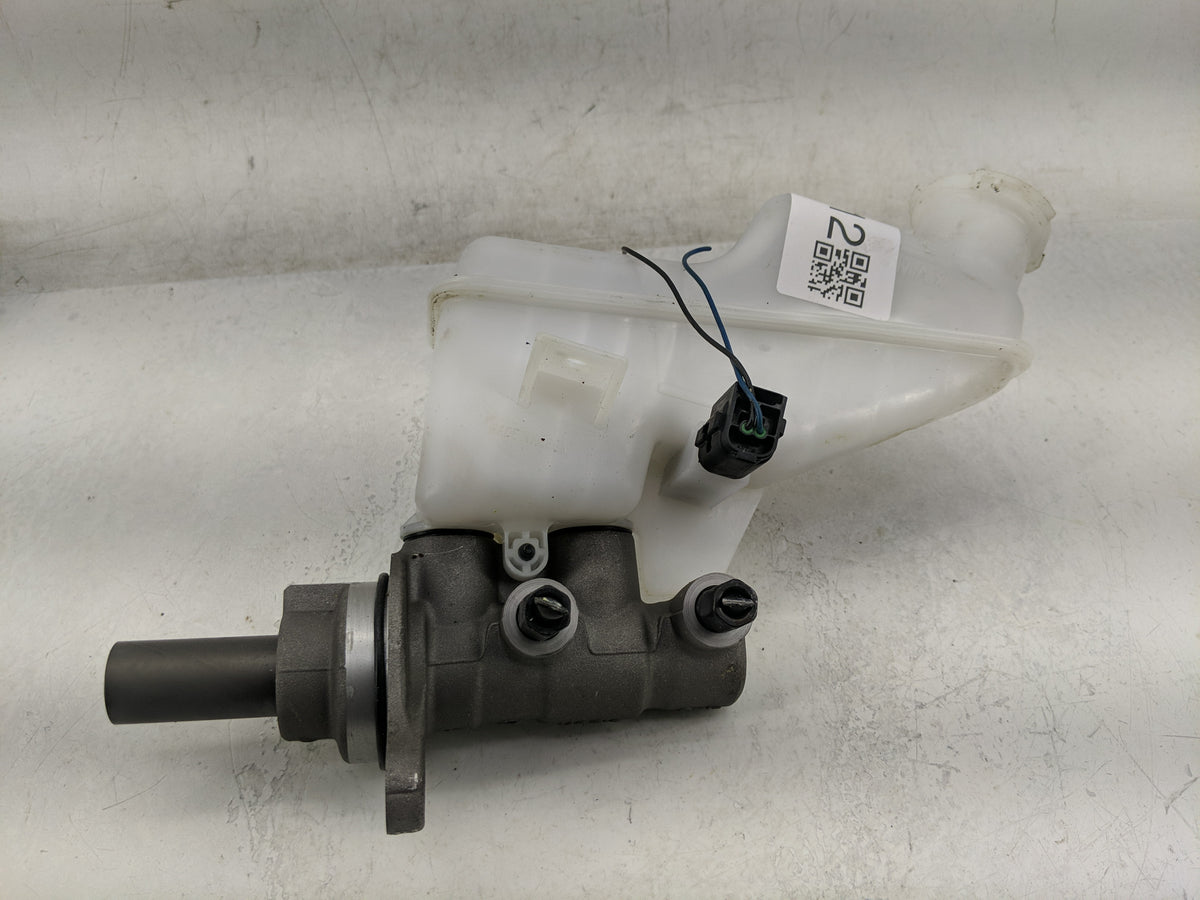 2025 Hyundai Elantra Brake Master Cylinder 1311412 - Oemusedautoparts1.com