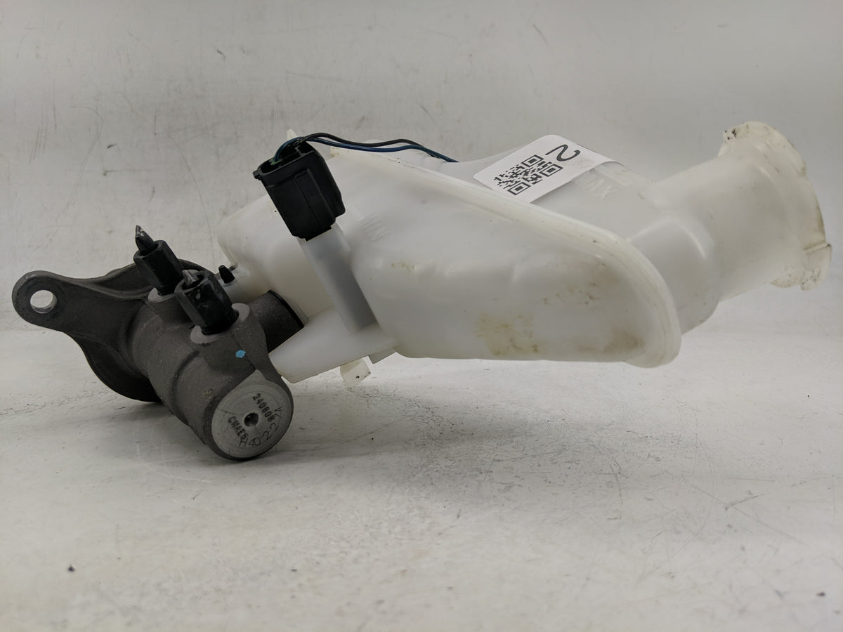 2025 Hyundai Elantra Brake Master Cylinder 1311412 - Oemusedautoparts1.com