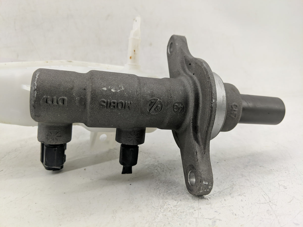 2025 Hyundai Elantra Brake Master Cylinder 1311412 - Oemusedautoparts1.com