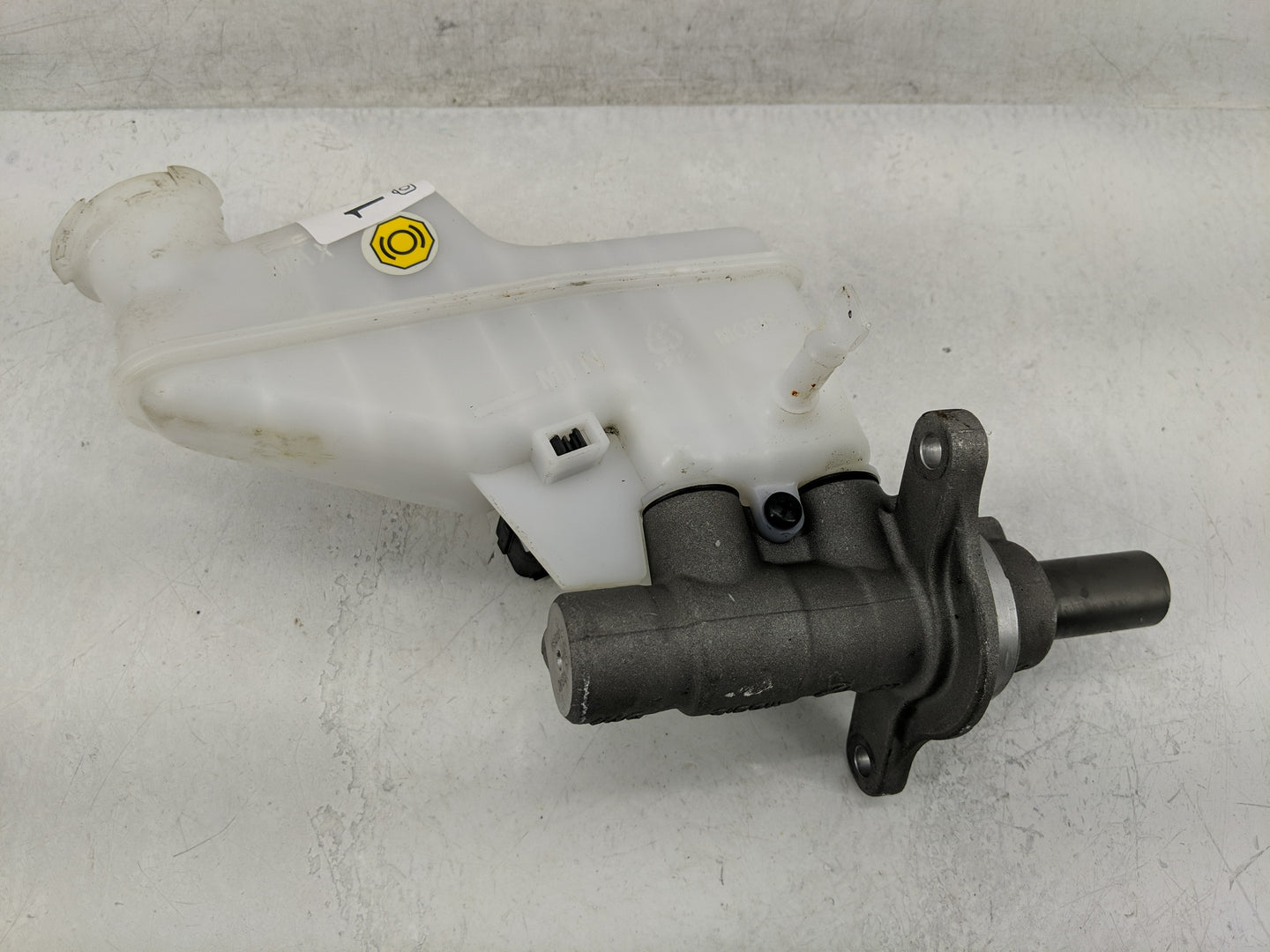 2025 Hyundai Elantra Brake Master Cylinder - Oemusedautoparts1.com